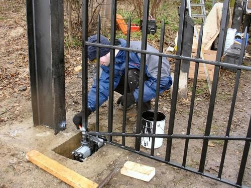 Fence and Gate Repair Services 01